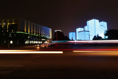 主媒體中心點(diǎn)亮車都夜景(圖5)