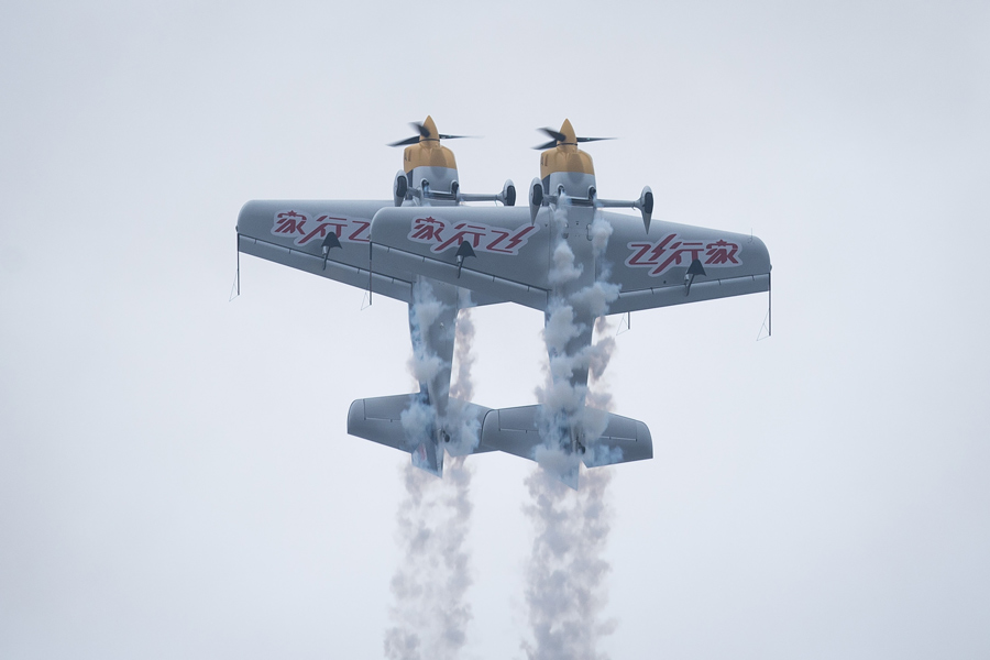 空中F1車都展翅！