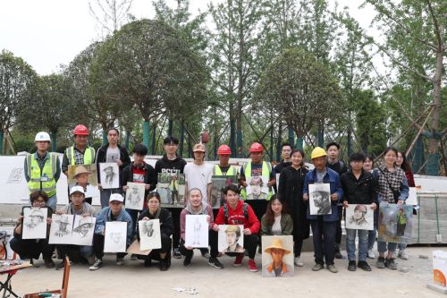 致敬軍運(yùn)勞動(dòng)者  手繪最美奮斗人 華師美院學(xué)生為軍運(yùn)會(huì)建設(shè)者畫(huà)像(圖5)